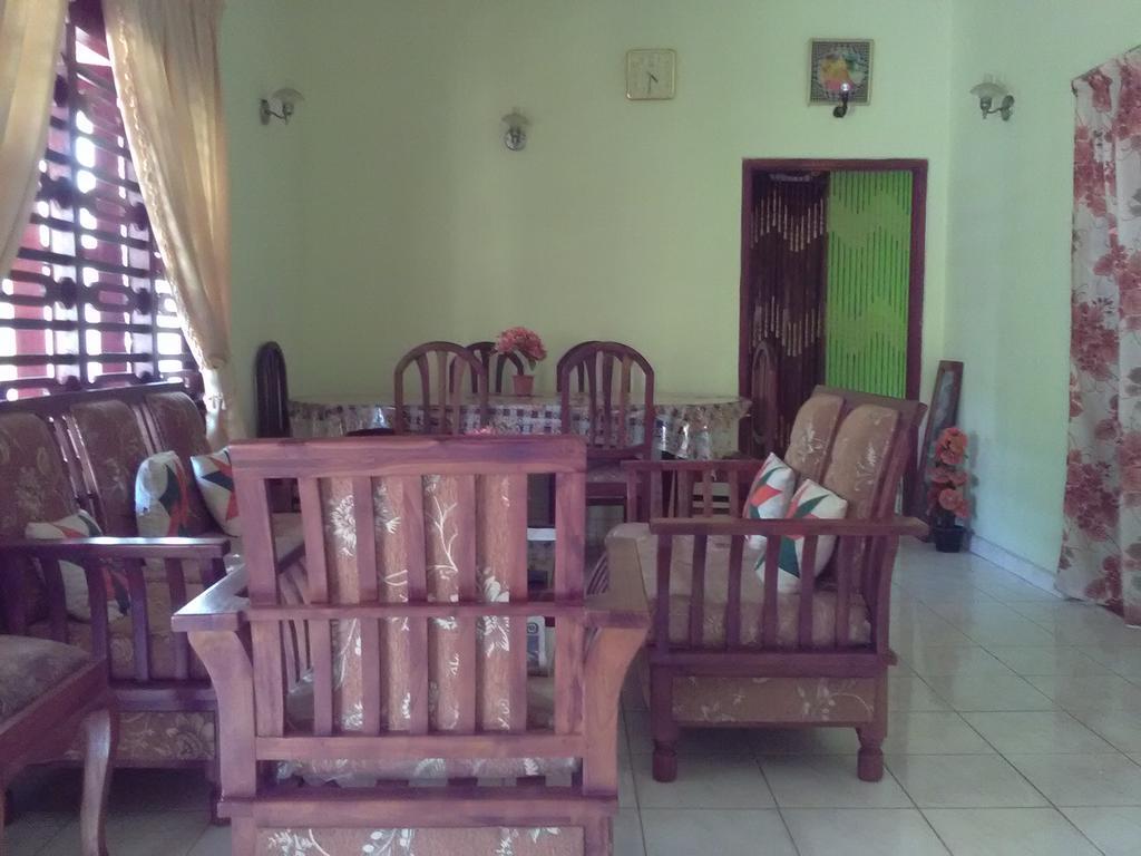 Gem Villa Уелигама Екстериор снимка