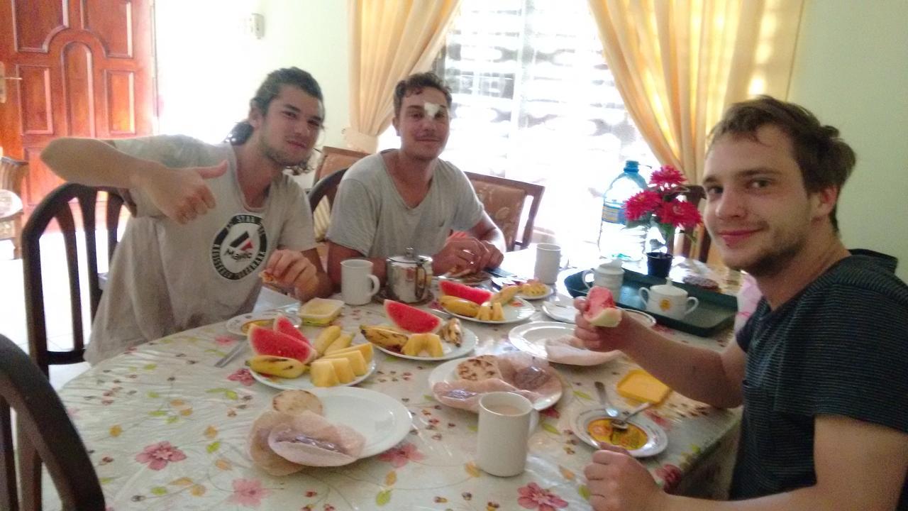 Gem Villa Уелигама Екстериор снимка
