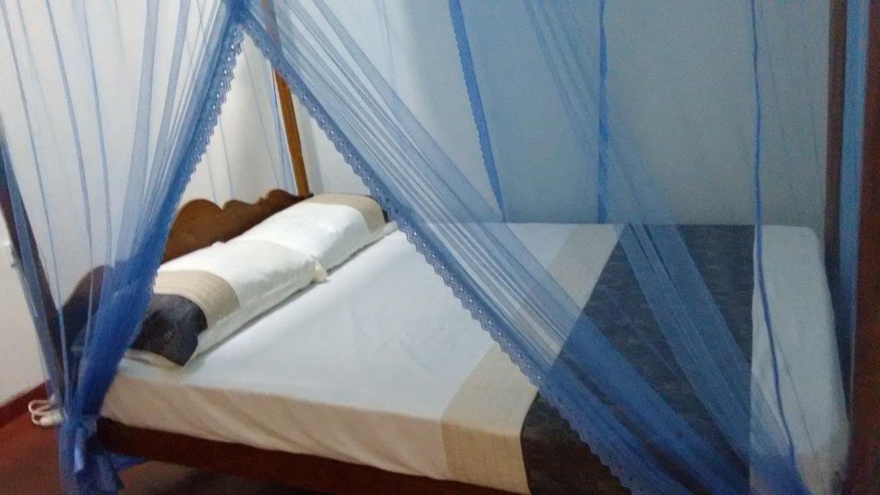 Gem Villa Уелигама Екстериор снимка