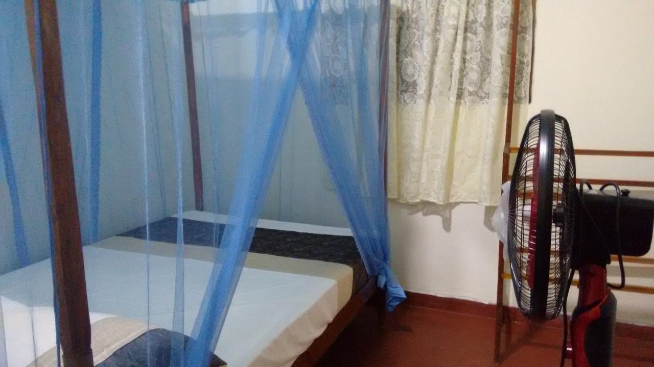 Gem Villa Уелигама Екстериор снимка