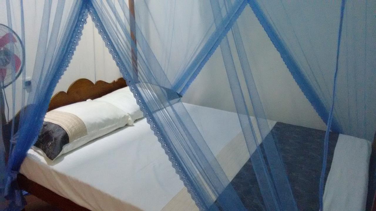 Gem Villa Уелигама Екстериор снимка